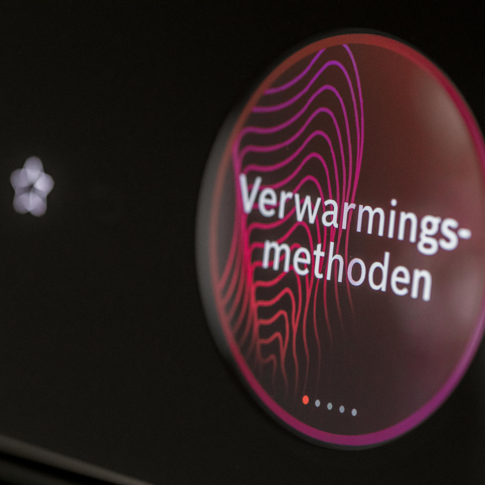 Rond display van inbouwoven met het menu verwarmingsmethoden