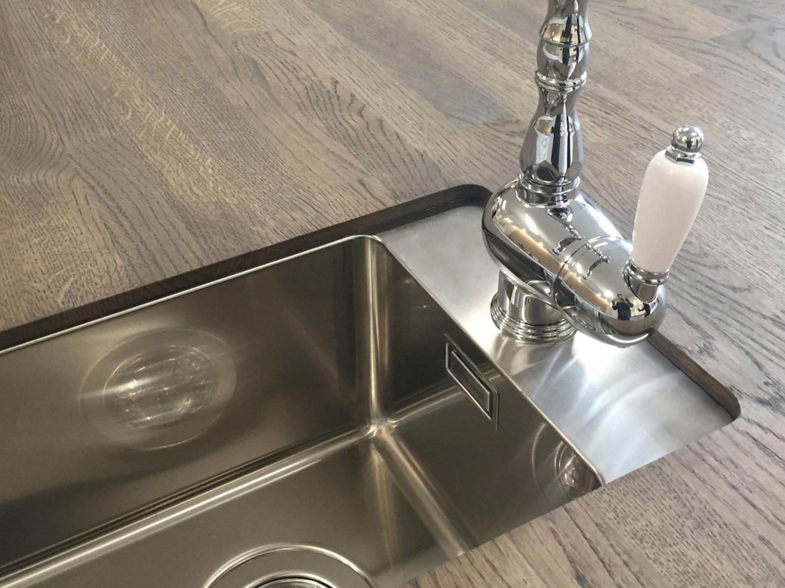 SPEKVA houten werkblad met onderbouw rvs spoelbak en chromen kraan